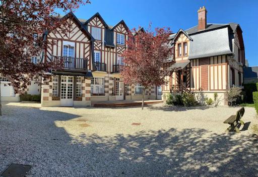 Appartement Elegant Au Coeur De Cabourg Exterior photo